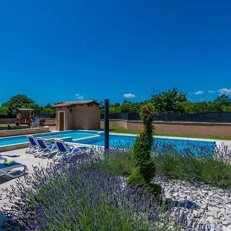 Vela Vrata, A Tranquil And Luxurious Pool Апартаменты Gradisce (Istria)