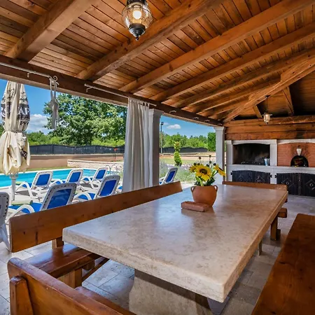 Vela Vrata, A Tranquil&luxurious Pool Appartement *