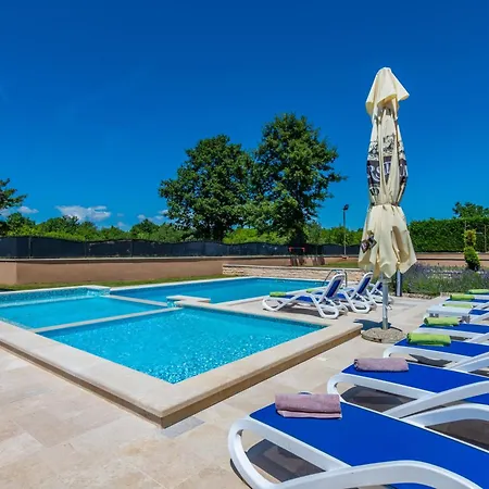 Vela Vrata, A Tranquil And Luxurious Pool Gradisce (Istria)