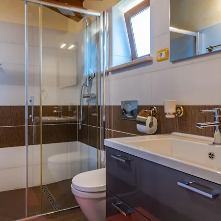 Vela Vrata, A Tranquil And Luxurious Pool