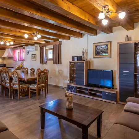 Apartment Vela Vrata, A Tranquil And Luxurious Pool