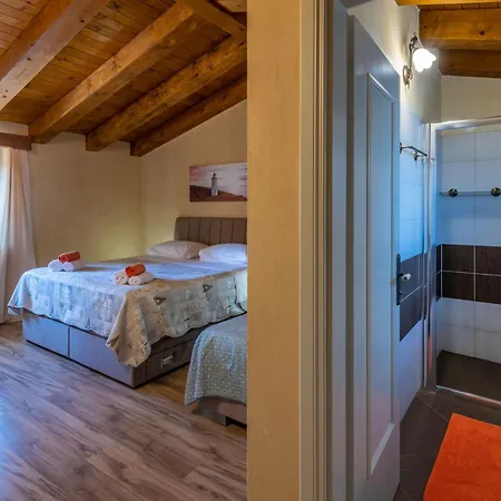 Vela Vrata, A Tranquil And Luxurious Pool Apartment