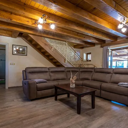 Vela Vrata, A Tranquil And Luxurious Pool * Gradisce (Istria)