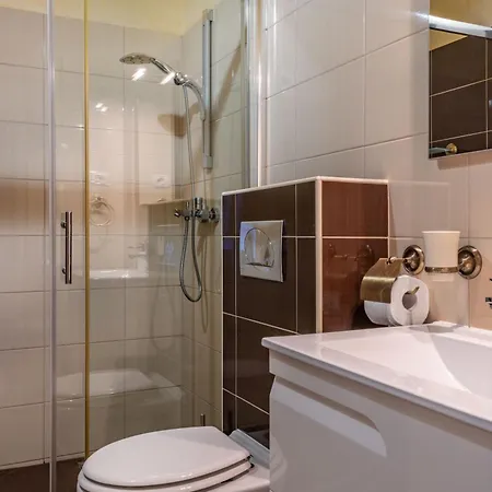 Apartment Vela Vrata, A Tranquil And Luxurious Pool